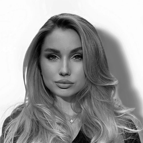 Карина Лебідь