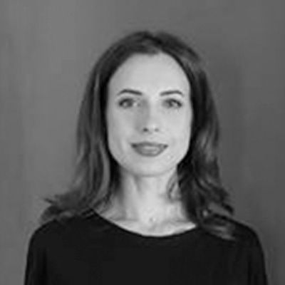 Олена Стрельцова