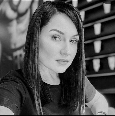 Олена Селезньова